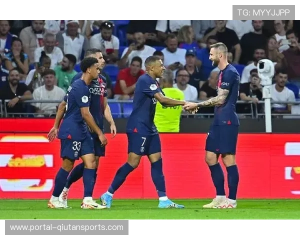 巴黎圣日耳曼VS里尔：姆巴佩半场梅开二度