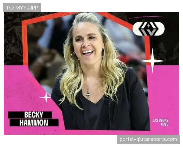 特写:王牌队教练哈蒙在一次有争议的判罚后,与裁判平静交流